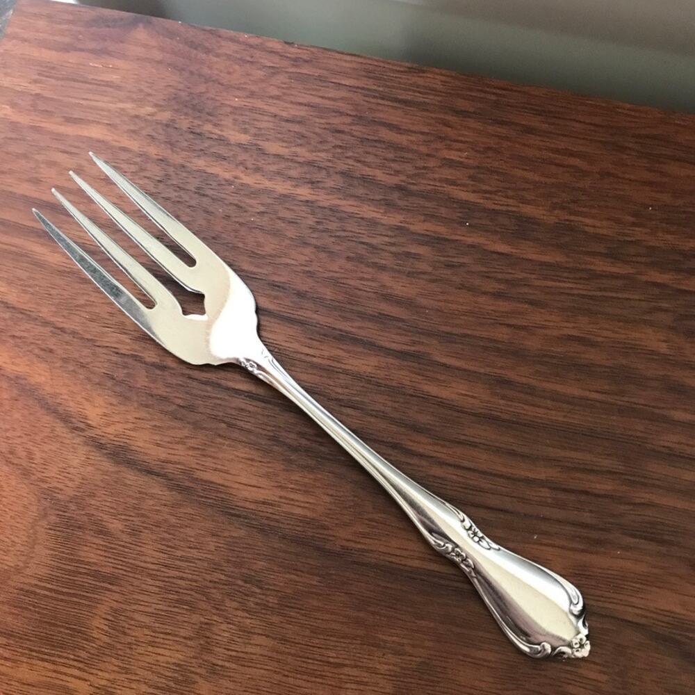 Oneidacraft DELUXE CHATEAU Stainless Glossy Flatware - 1 Salad Fork (6 1/8")